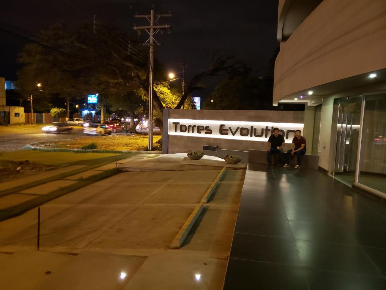 Ferienwohnung Torres Evolution Santa Cruz de La Sierra Exterior foto